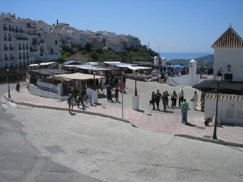 The scene of the weekly village market every Thursday from 09:00 - 14:00.